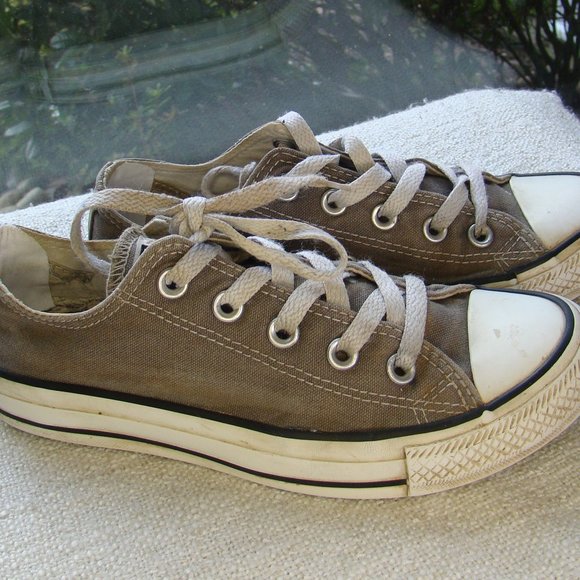Converse grey canvas low top lace-up shoes, size 6 - Picture 1 of 7